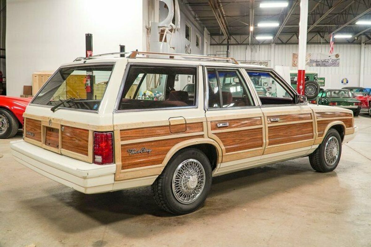 1986 Chrysler LeBaron Town & Country Wagon - photo 5