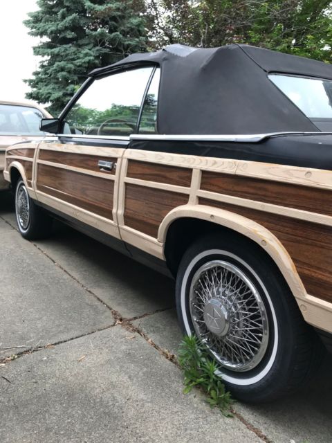 1986 Chrysler Town & Country LeBaron - photo 2
