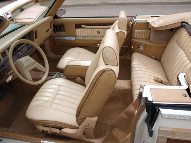 1986 Chrysler LeBaron Town + Country Mark cross - photo 13