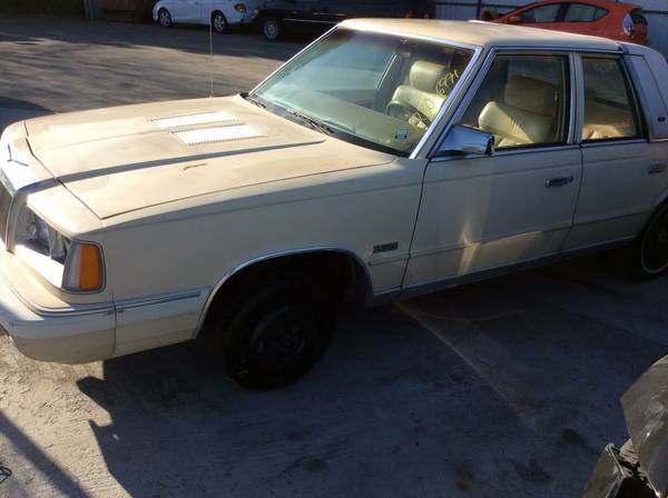 1986 Chrysler LeBaron Mark Cross Leather - photo 2