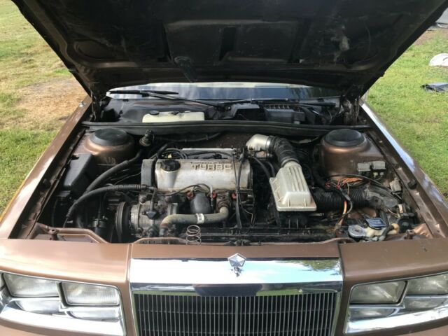 1986 Chrysler LeBaron - photo 2