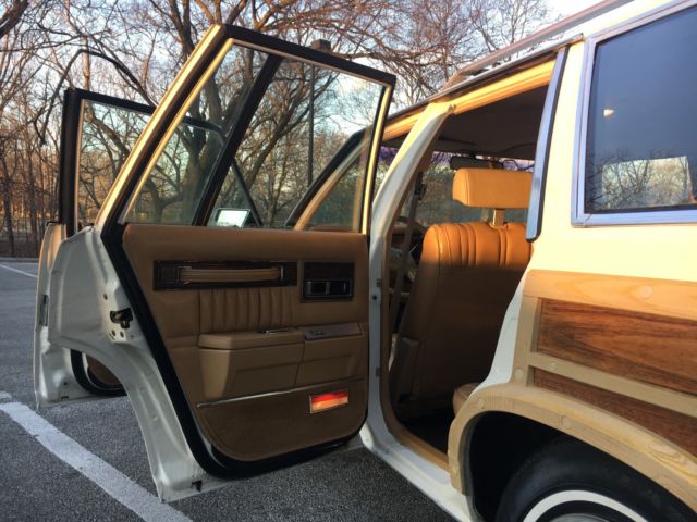 1986 Chrysler Town & Country WOODY - photo 10