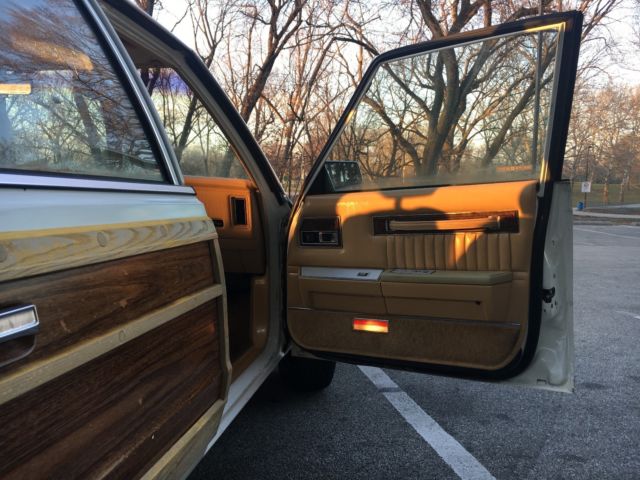 1986 Chrysler Town & Country WOODY - photo 11