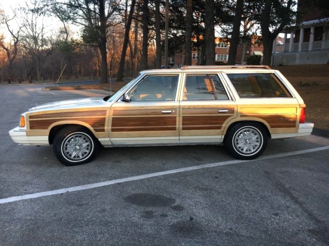 1986 Chrysler Town & Country WOODY - photo 3
