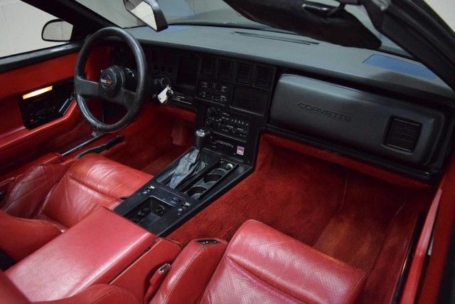 1986 Chevrolet Corvette Indianapolis 500 Pace Car Convertible 2-Door - photo 11