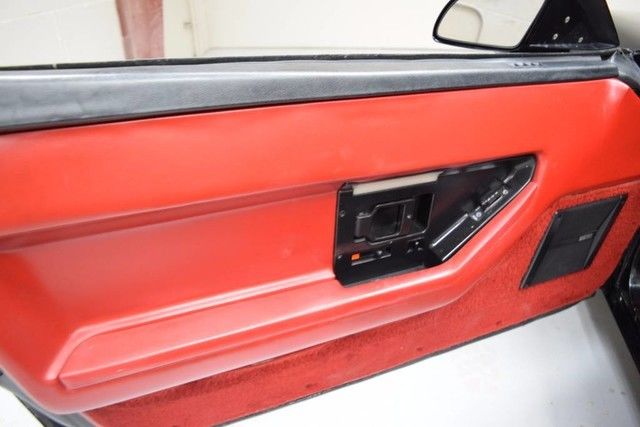 1986 Chevrolet Corvette Indianapolis 500 Pace Car Convertible 2-Door - photo 12