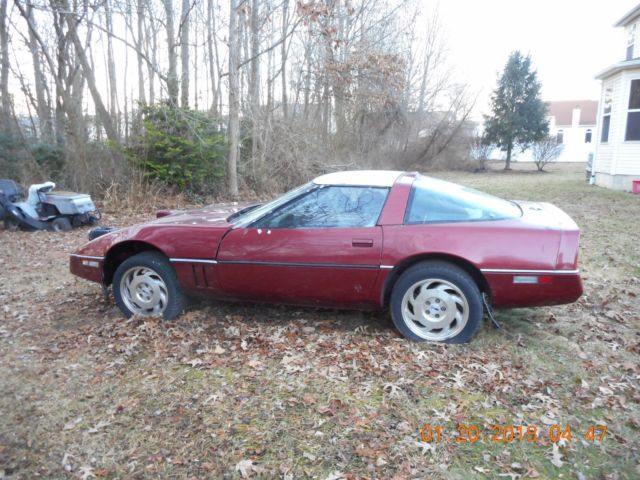 1986 CORVETTE GOOD PROJECT FOR SOMEONE IN TO RESTORING CARS. 1986 Chevrolet Corvette