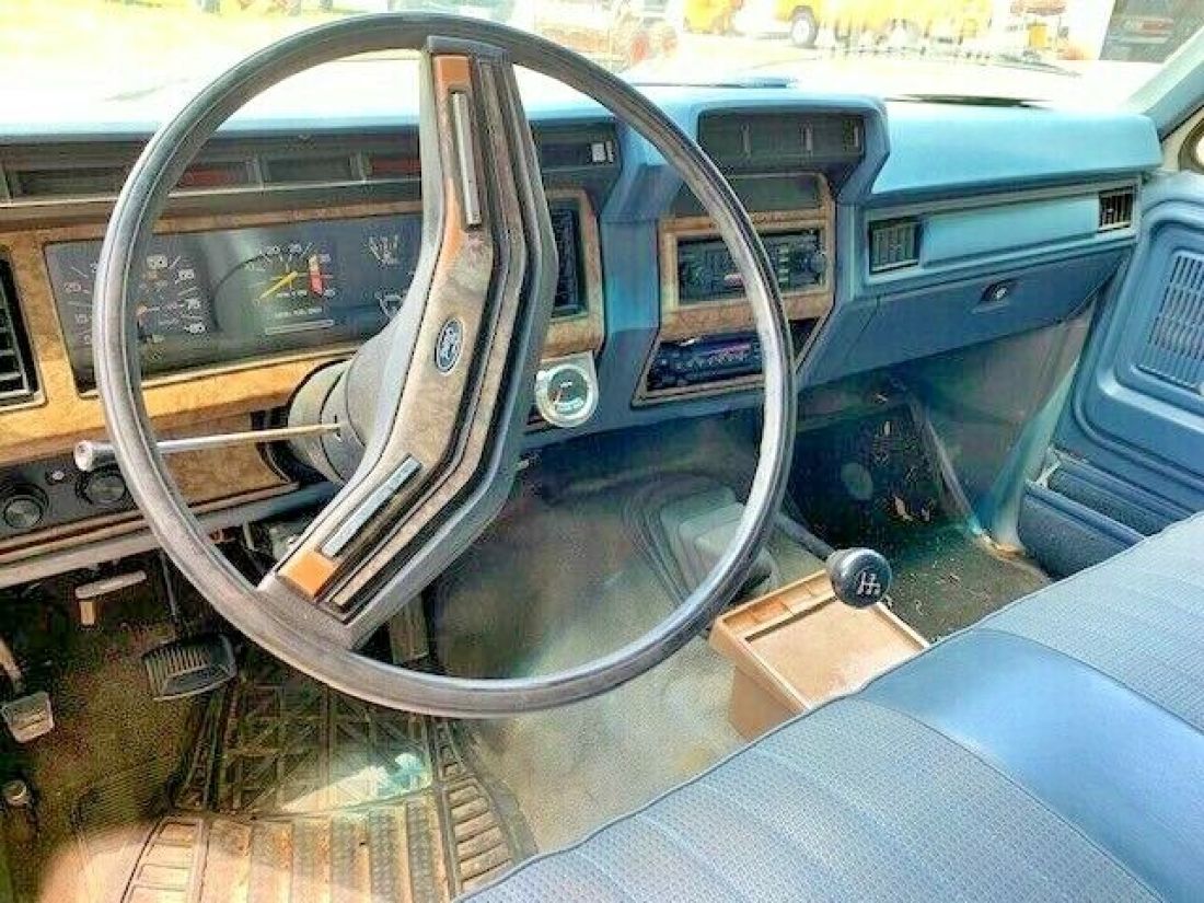1986 Ford F-350 - photo 7