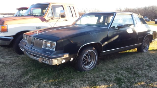 1986 Cutlass Supreme *No Reserve* 1986 Oldsmobile Cutlass Cutlass Supreme
