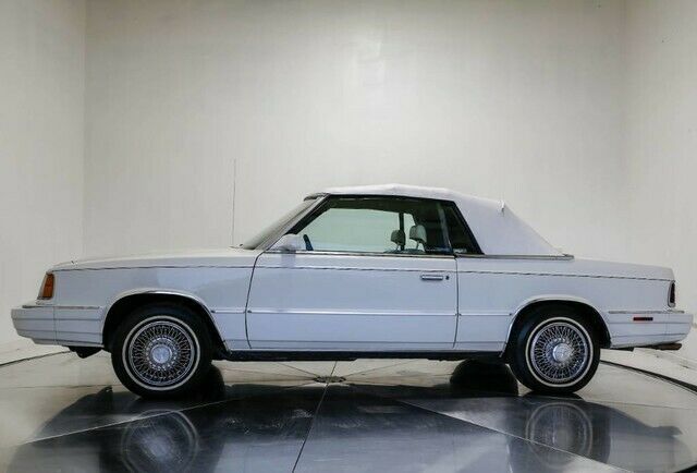 1986 Dodge 600 ES LEATHER CONVERTIBLE WELL KEPT CLEAN - photo 2