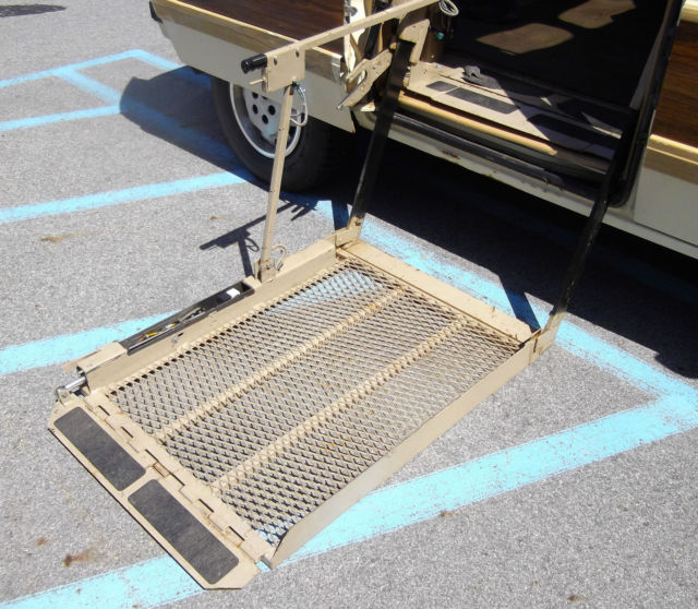 1986 Dodge Caravan - photo 4