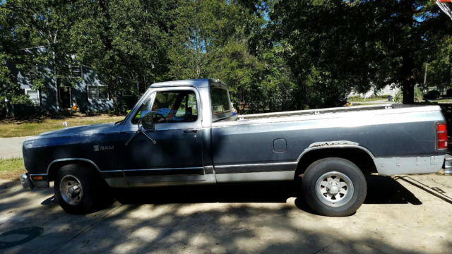 1986 Dodge Ram 150. 5.2L 5211CC 318Cu. In. V8 GAS OHV 1986 Dodge Other Pickups 2 Door