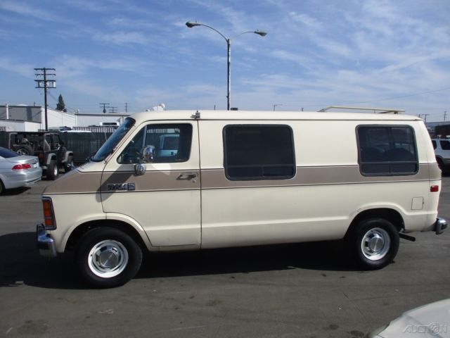 1986 Dodge Ram Van B250 - photo 2