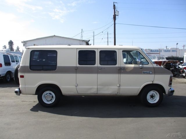 1986 Dodge Ram Van B250 - photo 6