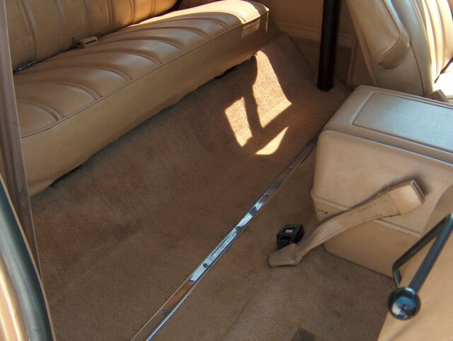 1986 Dodge Ramcharger 250 Royal - photo 13