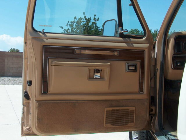 1986 Dodge Ramcharger 250 Royal - photo 9