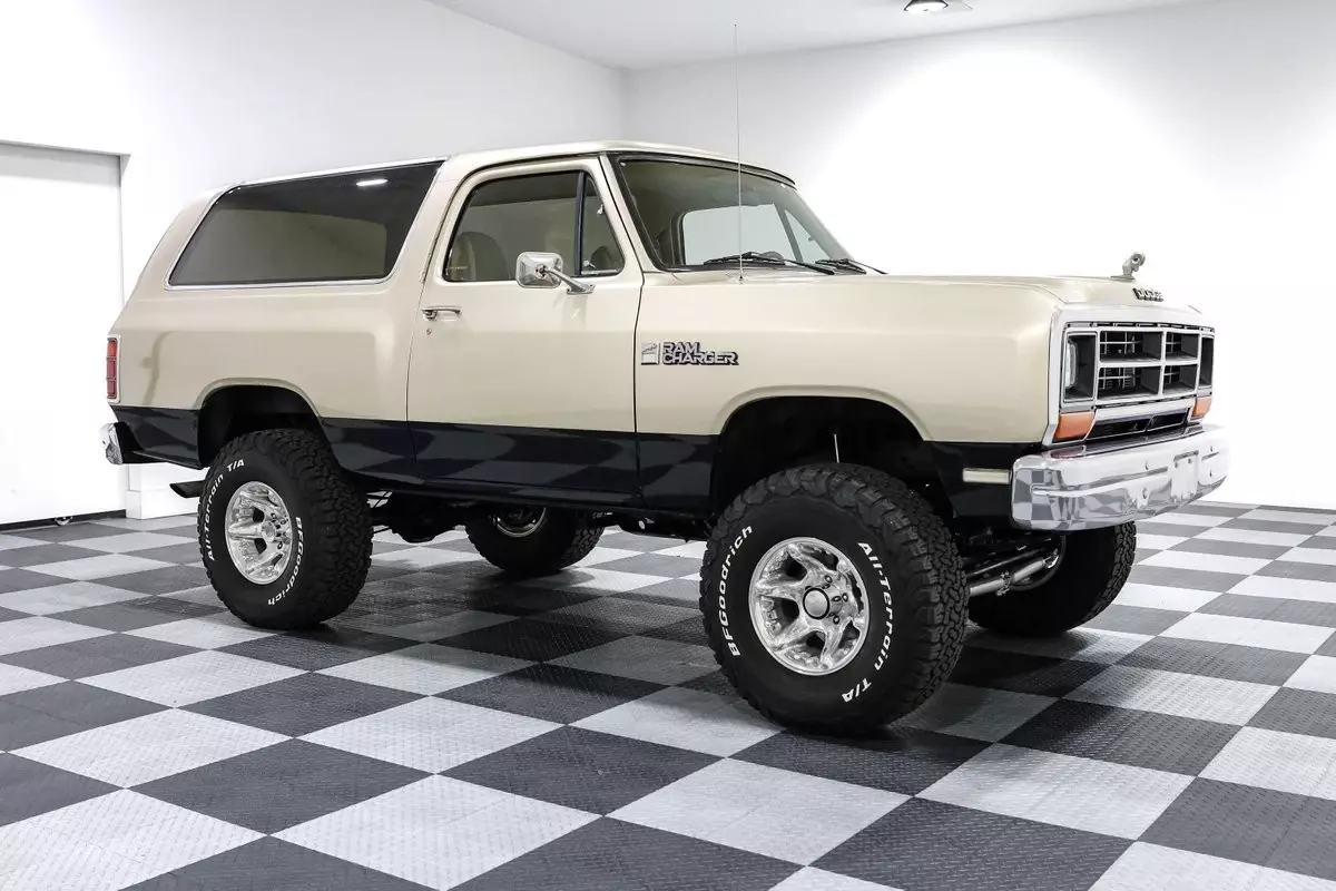 1986 Dodge Ramcharger 30306 Miles Gold SUV 360 V8 727 Torqueflite 1986 Dodge Ramcharger