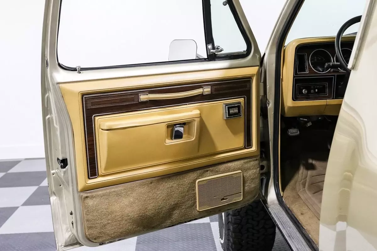 1986 Dodge Ramcharger - photo 13
