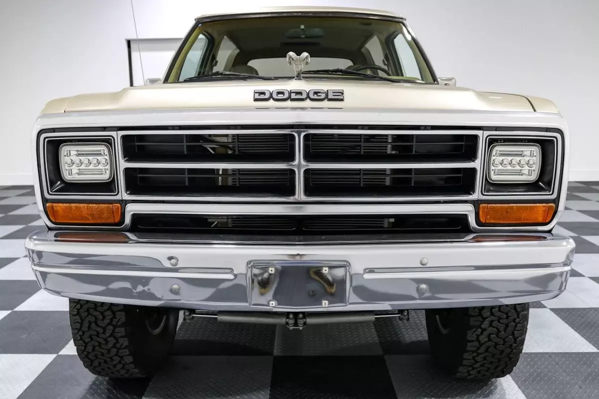 1986 Dodge Ramcharger - photo 2