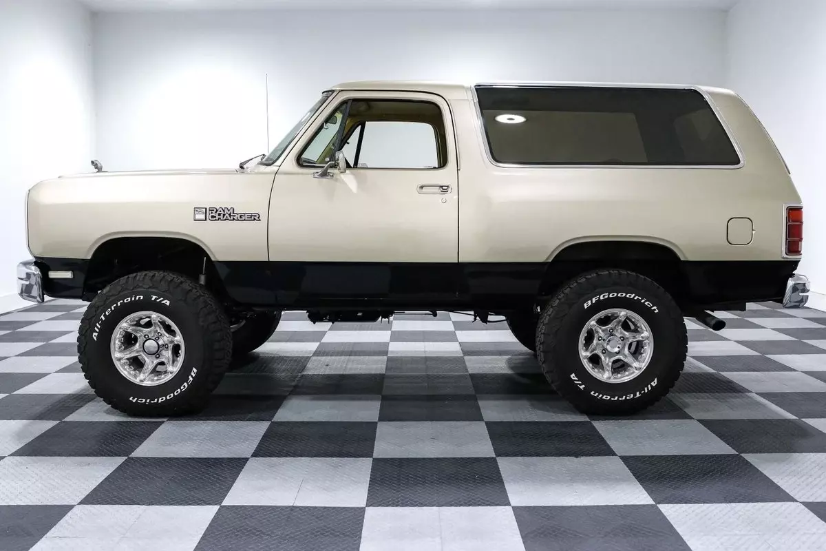 1986 Dodge Ramcharger - photo 4