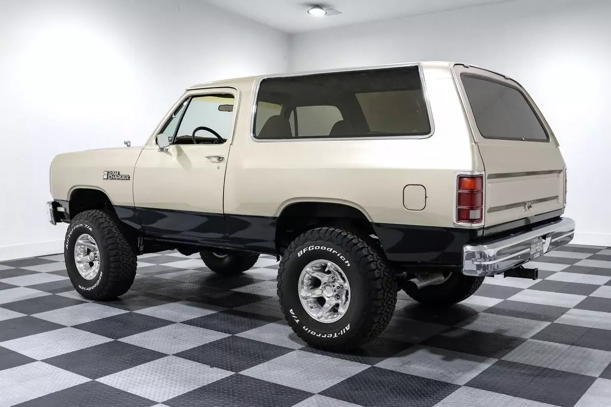 1986 Dodge Ramcharger - photo 5
