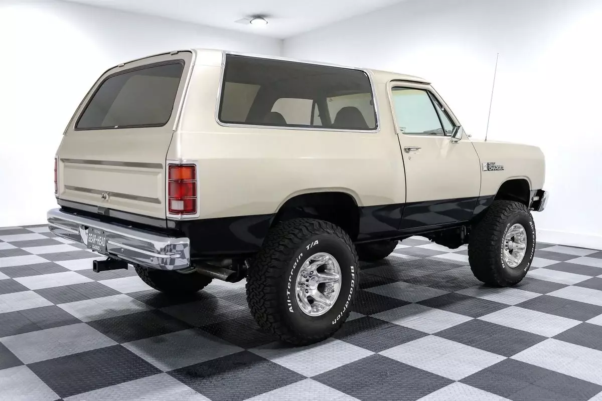 1986 Dodge Ramcharger - photo 7