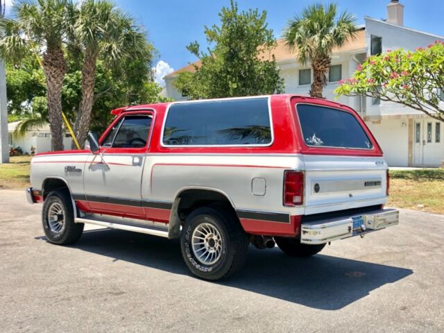 1986 Dodge Ramcharger Classic 4x4 150 Royal SE Survivor - photo 3