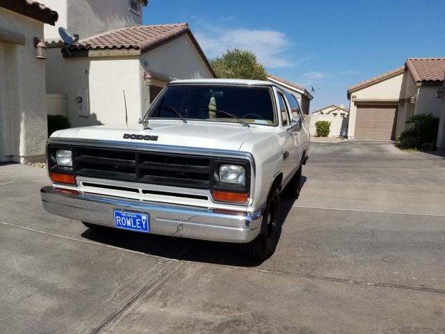 1986 Dodge Ramcharger Royal SE Sport Utility 2-Door 5.2L 1986 Dodge Ramcharger