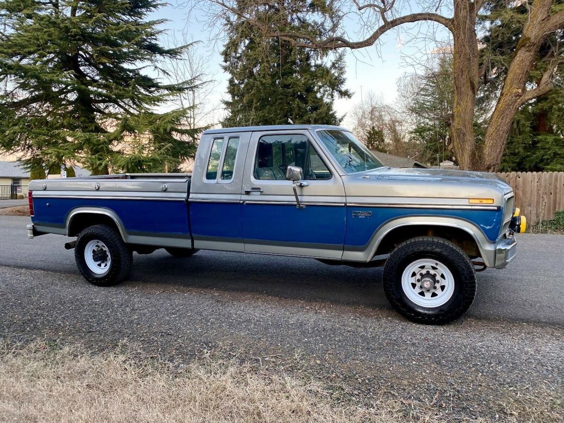 1986 Ford F-250 4X4 XLT 7.5L 460 V8 2-OWNERS 101K ORIG MILES 4WD - photo 4