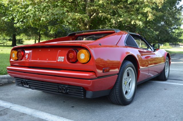 1986 Ferrari 328 GTS Concours Condition - photo 8