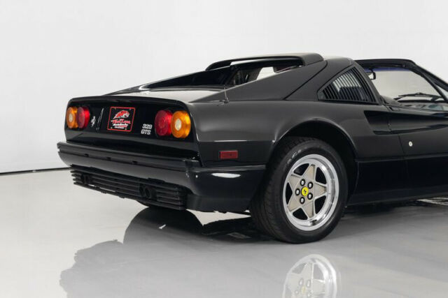1986 Ferrari 328 328 GTS Highly Documented - photo 9