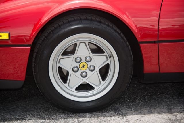 1986 Ferrari GTS -- - photo 10