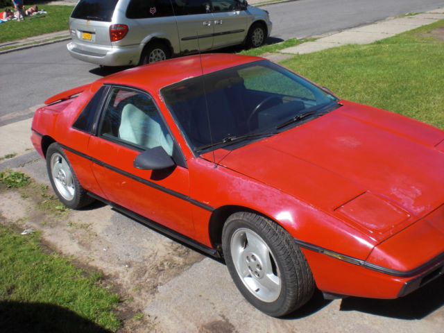 1986 Pontiac Fiero Base - photo 5