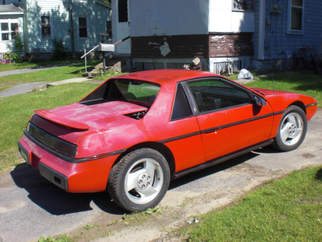 1986 Pontiac Fiero Base - photo 6
