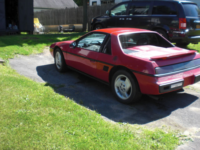 1986 Pontiac Fiero Base - photo 7