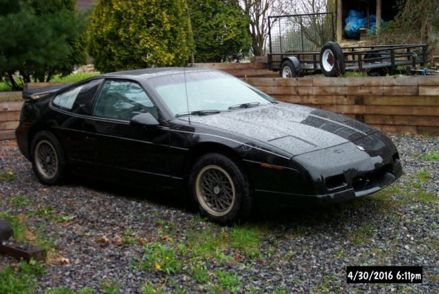 1986 Pontiac Fiero - photo 2