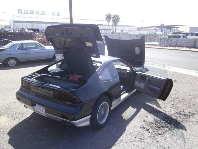 1986 Pontiac Fiero - photo 4