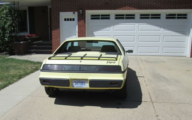 1986 Pontiac Fiero - photo 10