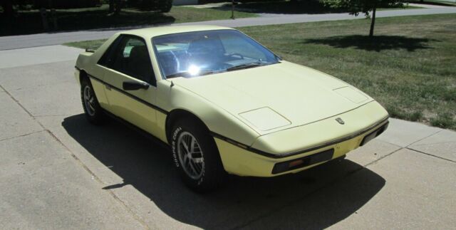 1986 Pontiac Fiero - photo 8
