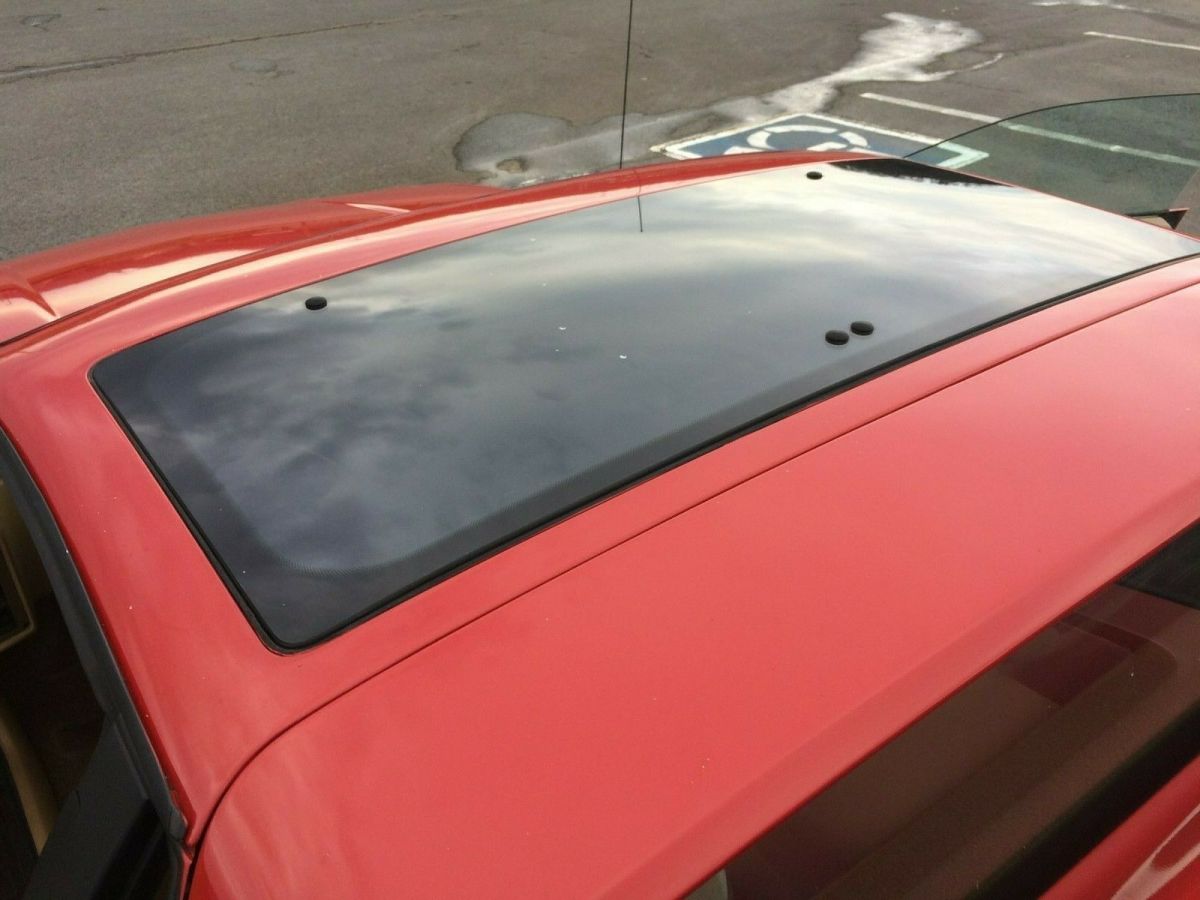 1986 Pontiac Fiero SE - photo 10