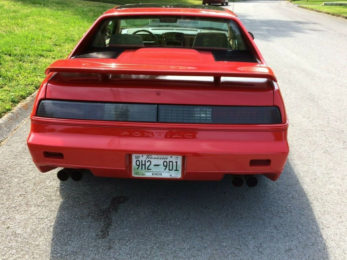 1986 Pontiac Fiero SE - photo 5
