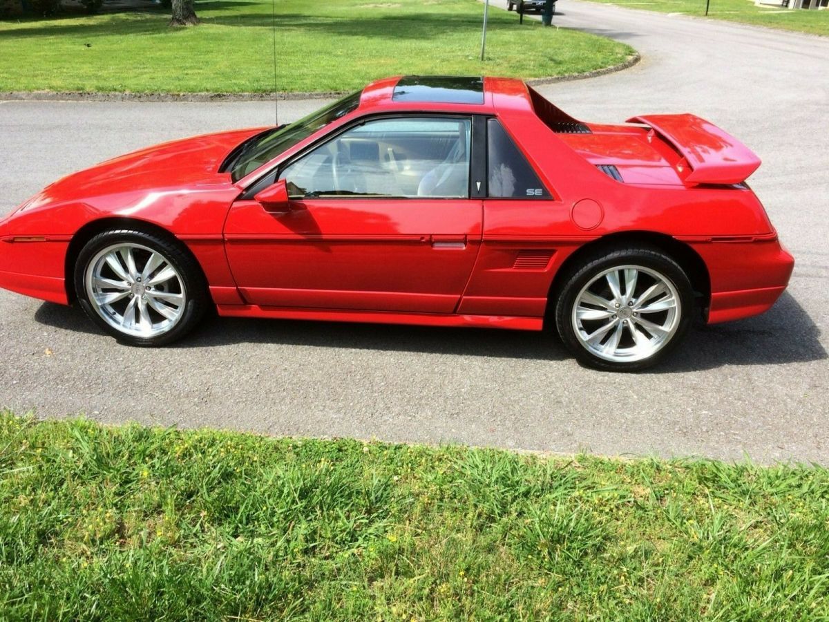 1986 Pontiac Fiero SE - photo 7