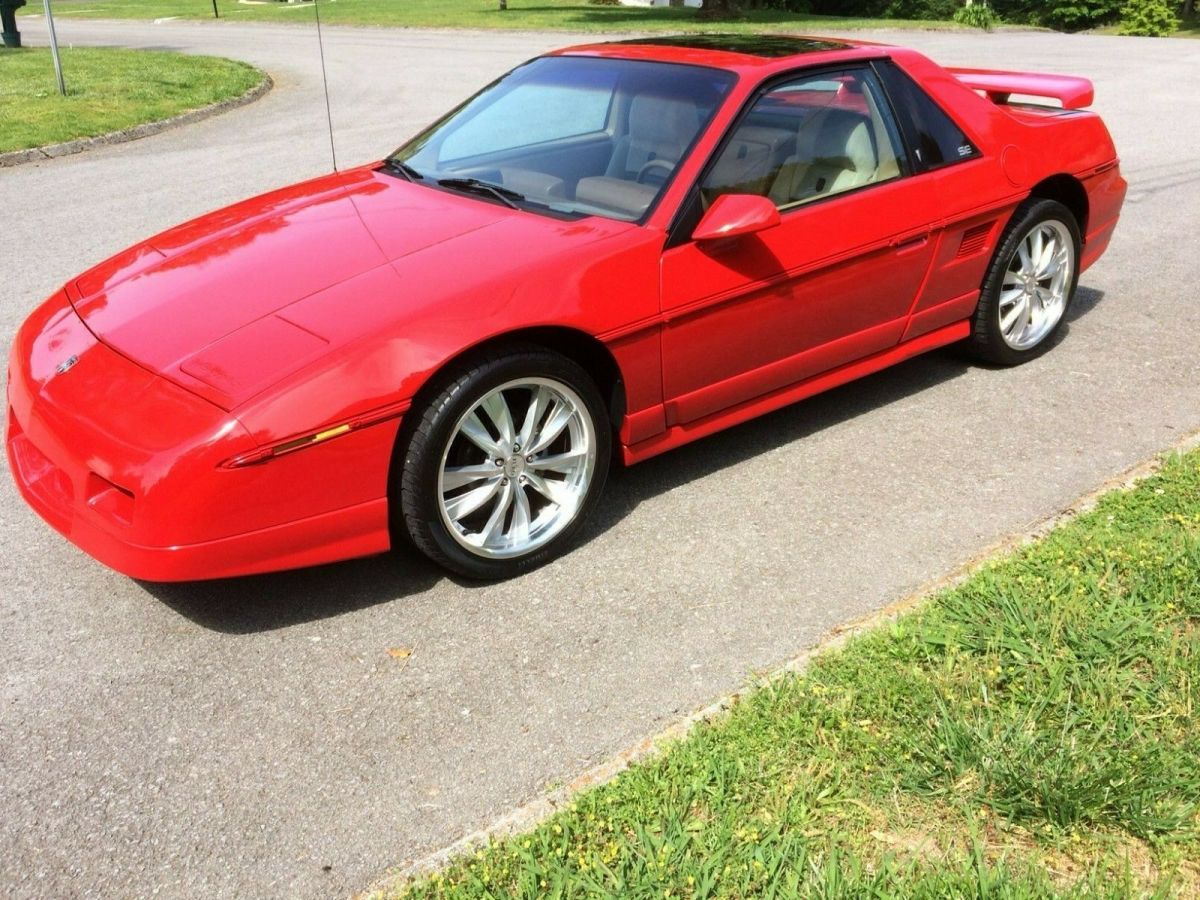 1986 Pontiac Fiero SE - photo 8