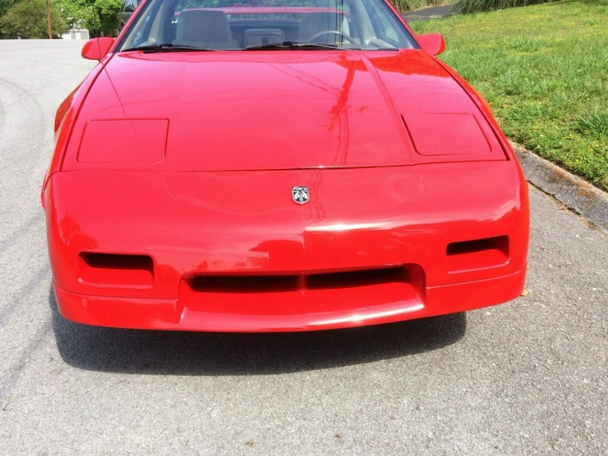 1986 Pontiac Fiero SE - photo 9