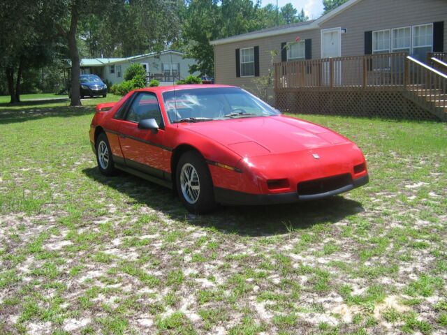 1986 Pontiac Fiero - photo 3