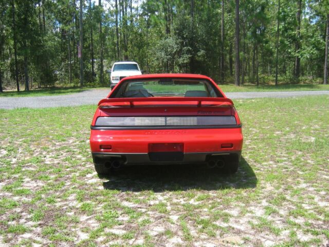 1986 Pontiac Fiero - photo 4