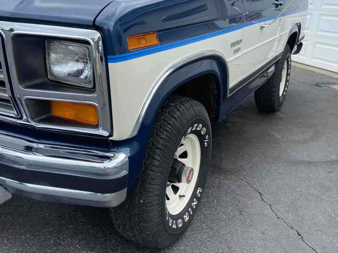 1986 Ford Bronco SUV Blue 4WD Automatic U100 1986 Ford Bronco U100
