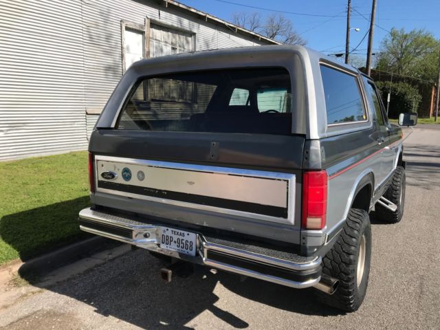 1986 Ford Bronco grey - photo 2