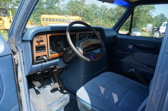 1986 Ford E-Series Van Club Wagon - photo 11