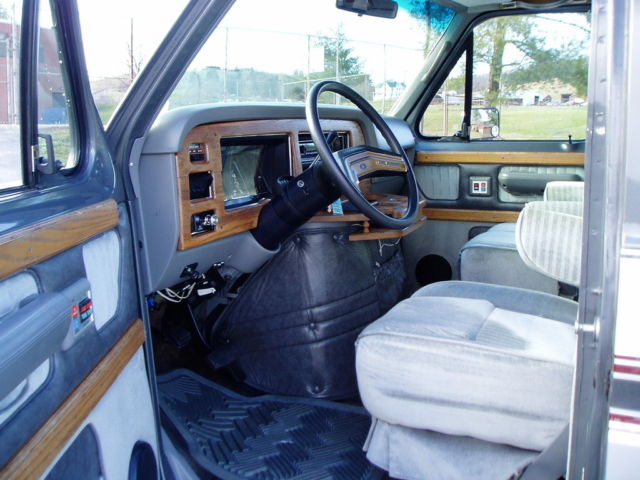 1986 Ford E-Series Van - photo 3